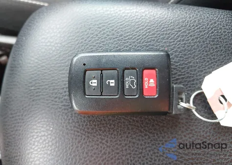 2018 Toyota Rav4 Xle from USA, damaged, VIN 2T3RFREV6JW851022